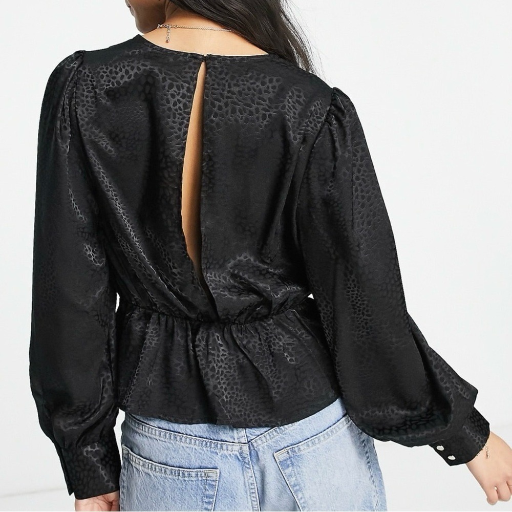 New Look‎ Black Patterned Wrap Blouse With Peplum Hem, Size US 4